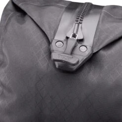 Ortlieb Wanderrucksack Atrack Metrosphere, 34l Vol., Schwarz Wanderrucksack Atrack Metrosphere, 34l Vol., Schwarz 14 Ortlieb Wanderrucksack Atrack Metrosphere, 34l Vol., Schwarz Wanderrucksack Atrack Metrosphere, 34l Vol., Schwarz -Camping Fach Geschäfte Atrack Metroshpere R7200 detail 2 1280x1280